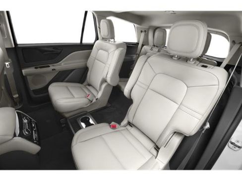 Used 2024 Lincoln Aviator AWD w/ Premium Package image 13