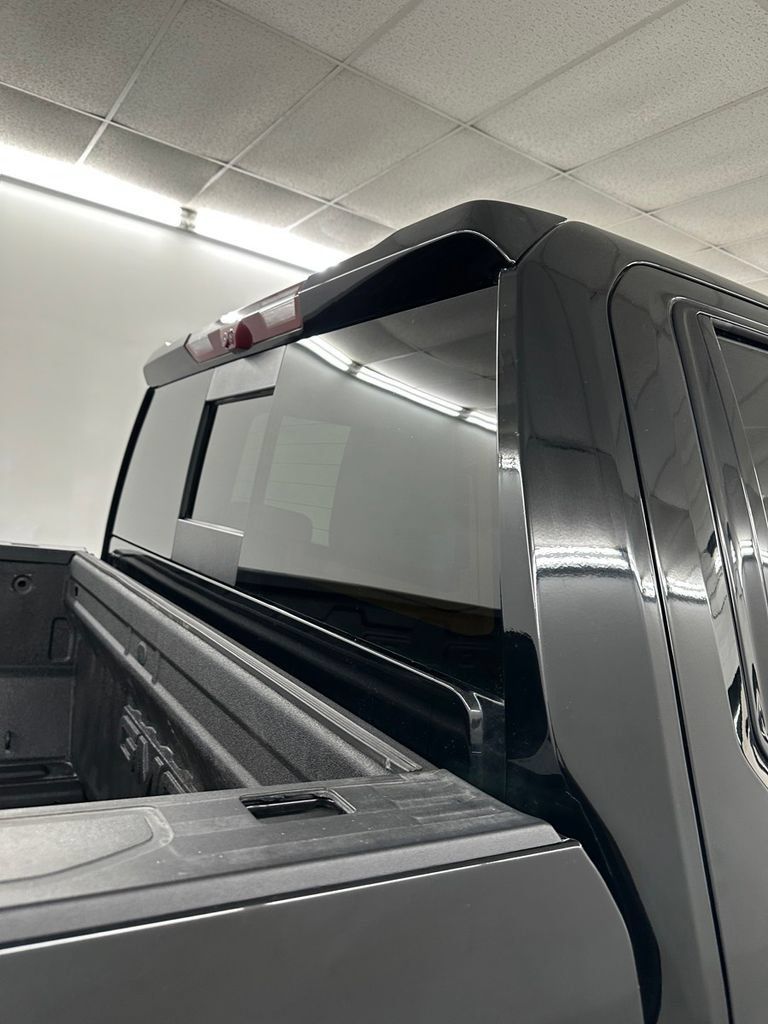 Used 2025 GMC Sierra 2500 AT4 w/ AT4 Premium Plus Package AWD/4WD image 34