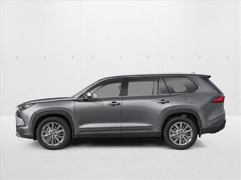 New 2026 Toyota Grand Highlander Platinum image 3