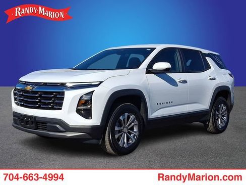 Used 2025 Chevrolet Equinox LT FWD image 1