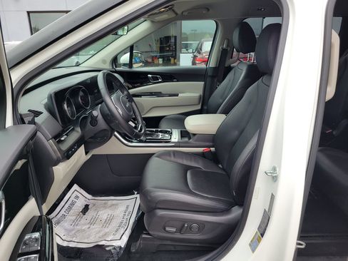 Used 2023 Kia Carnival EX FWD image 15