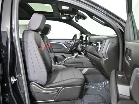 Used 2024 Chevrolet Colorado Z71 w/ Z71 Convenience Package 2 AWD/4WD image 9