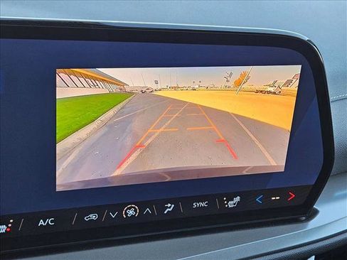 New 2026 Chevrolet Traverse LT w/ Sun and Wheel Package image 13