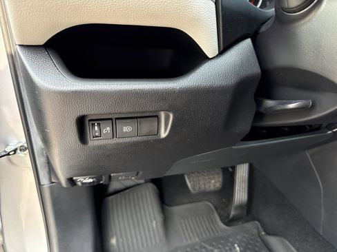 Used 2020 Toyota RAV4 XLE image 16