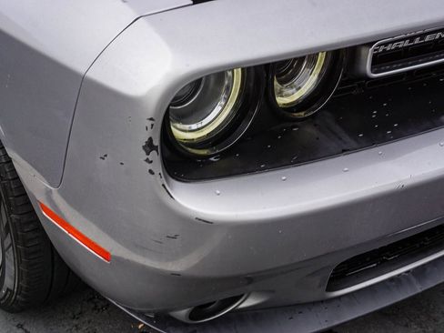 Used 2016 Dodge Challenger SXT image 10