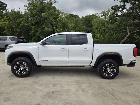 Used 2023 GMC Canyon AT4 w/ AT4 Premium Package AWD/4WD image 5