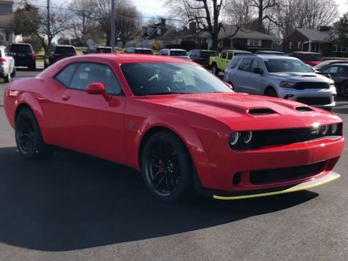 Used 2023 Dodge Challenger SRT Hellcat image 2