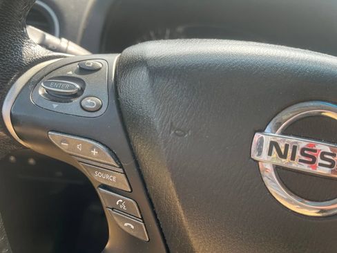 Used 2016 Nissan Pathfinder SV w/ SV Cold Weather Package FWD image 13