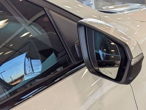 Used 2023 Chevrolet Equinox RS w/ RS Leather Package image 20