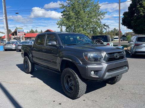 Used 2015 Toyota Tacoma 4x4 Double Cab w/ TRD Sport Package image 7