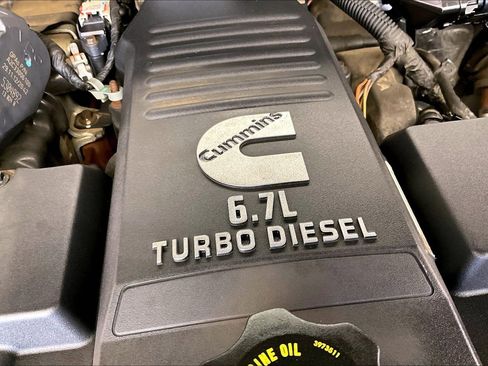 Used 2013 RAM 2500 Tradesman w/ Chrome Appearance Group image 31