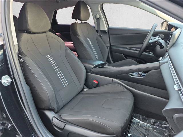 Used 2024 Hyundai Elantra Blue FWD image 19