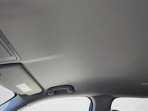 Used 2025 Honda Pilot EX-L image 12