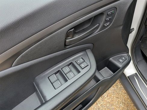 Certified 2024 Honda Passport EX-L image 13