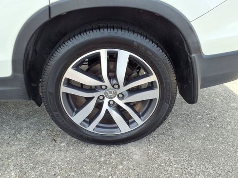 Certified 2017 Honda Pilot Touring image 27