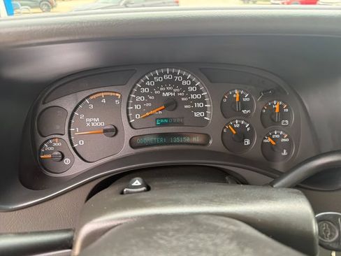 Used 2004 Chevrolet Silverado 2500 LS w/ Heavy-Duty Power Package AWD/4WD image 17