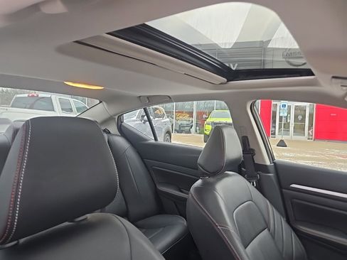 Used 2024 Nissan Altima 2.5 SR w/ SR Premium Package image 25