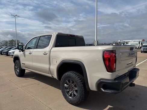New 2026 GMC Sierra 1500 AT4X w/ LPO, Black Badging Package AWD/4WD image 8