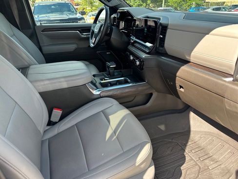 Used 2024 GMC Sierra 1500 SLT w/ SLT Premium Plus Package image 12