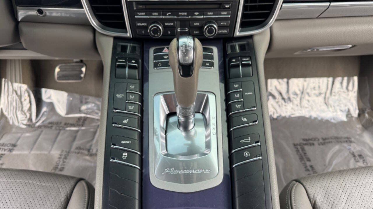 Used 2011 Porsche Panamera RWD image 22