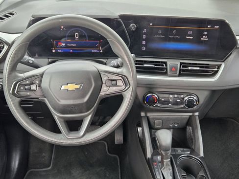 Used 2024 Chevrolet TrailBlazer LS FWD image 23