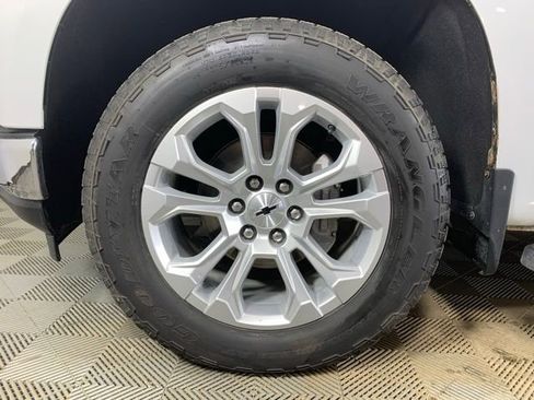 Used 2021 Chevrolet Silverado 1500 LTZ AWD/4WD image 28
