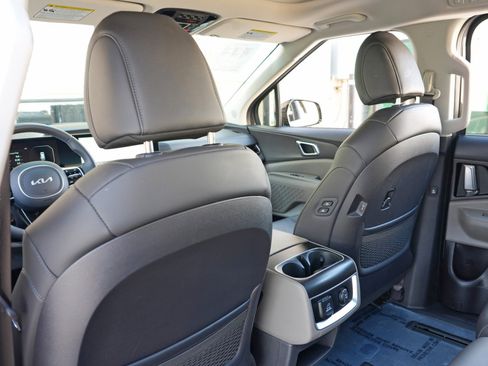 Used 2025 Kia Carnival SX FWD image 43