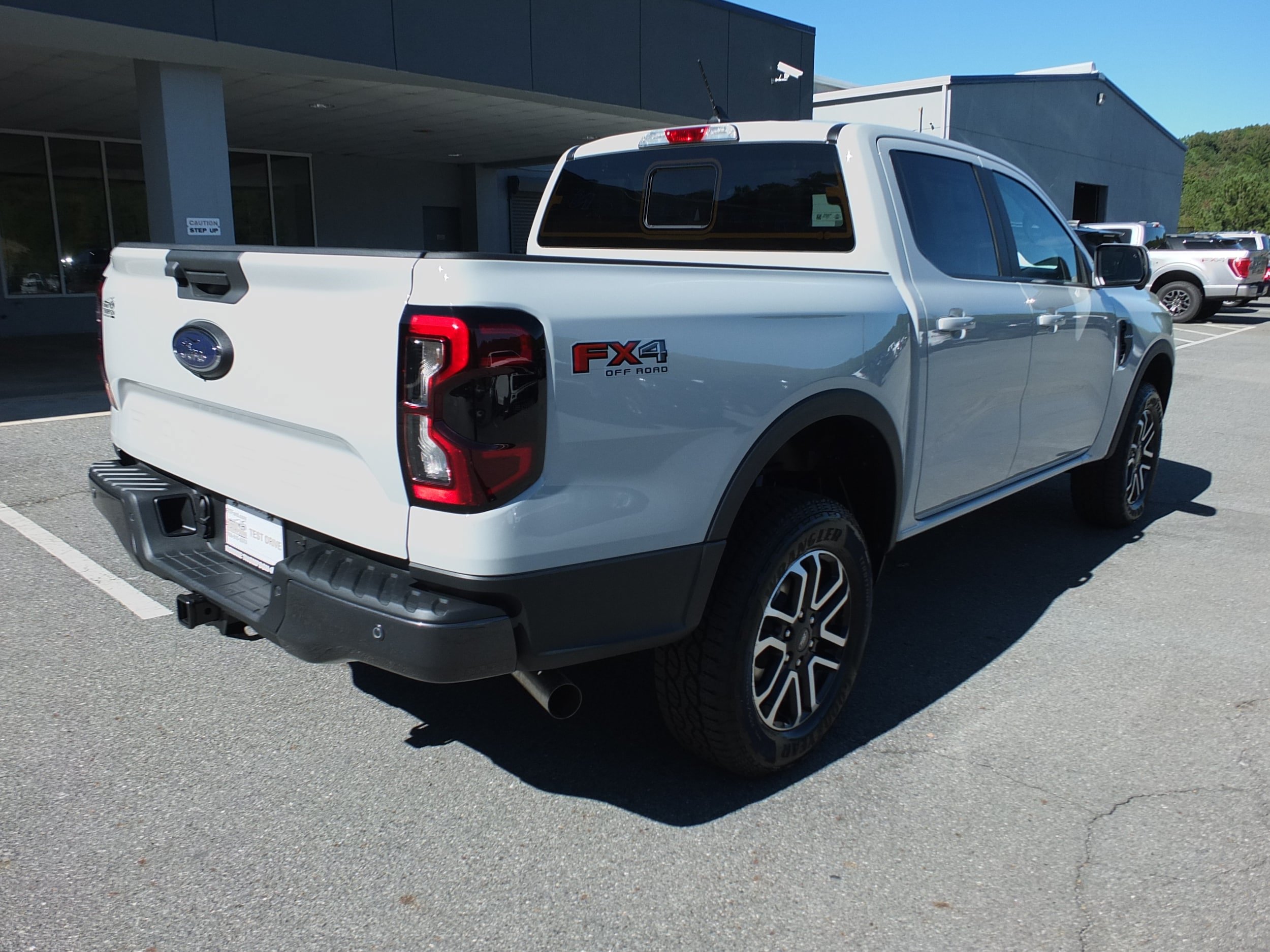 New 2026 Ford Ranger Lariat w/ FX4 Off-Road Package AWD/4WD image 3