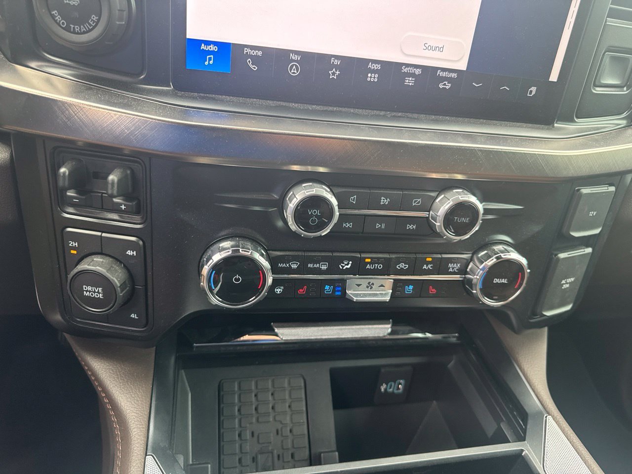 Used 2024 Ford F350 King Ranch AWD/4WD image 14