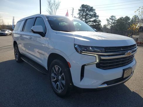 Used 2021 Chevrolet Suburban LT w/ Rear Media and Nav Package image 3