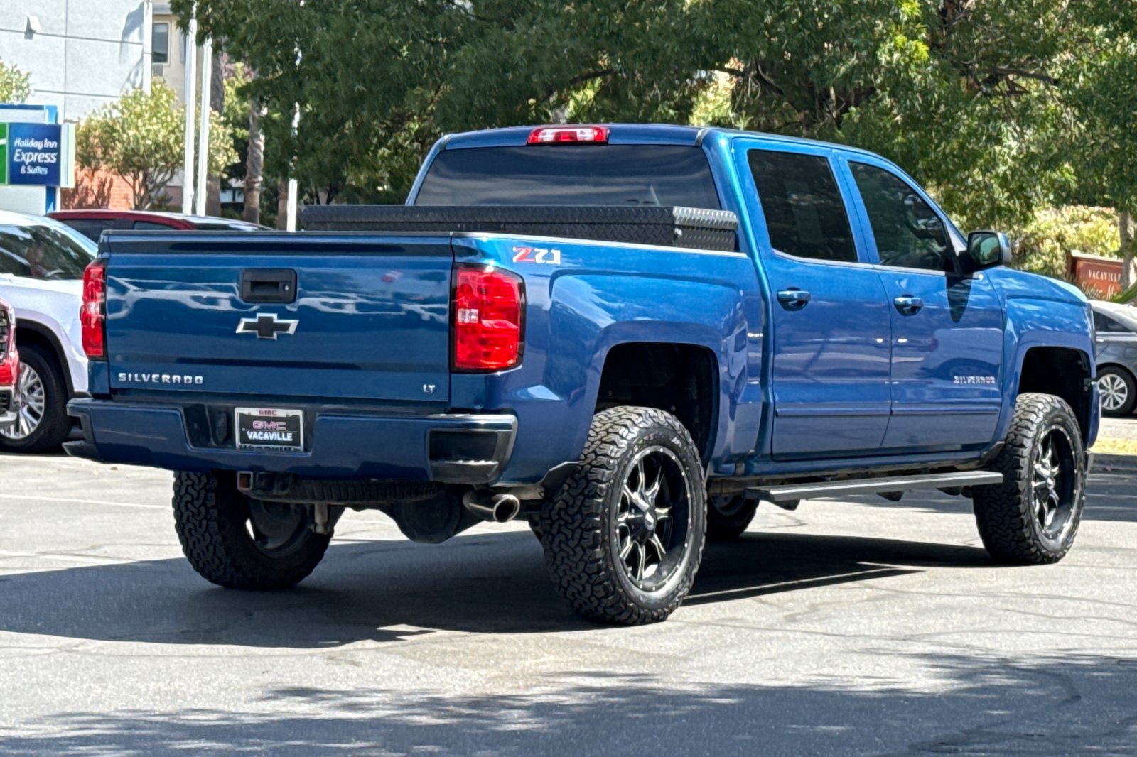 Used 2018 Chevrolet Silverado 1500 LT w/ All Star Edition AWD/4WD image 5