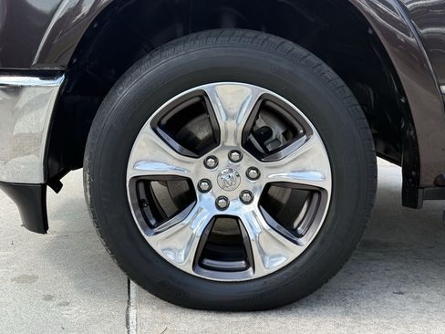 Used 2019 RAM 1500 Laramie RWD image 12
