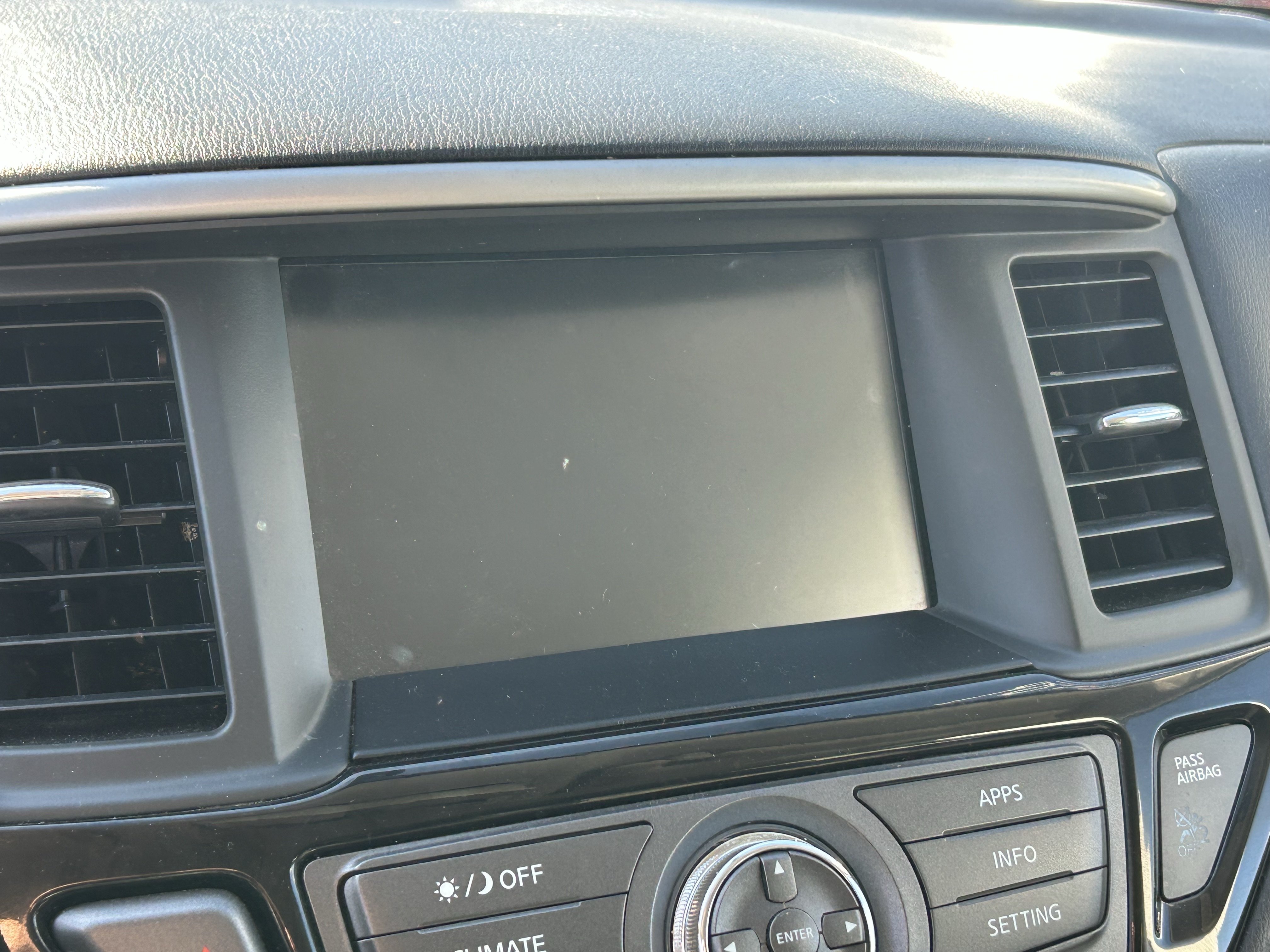 Used 2018 Nissan Pathfinder S FWD image 5