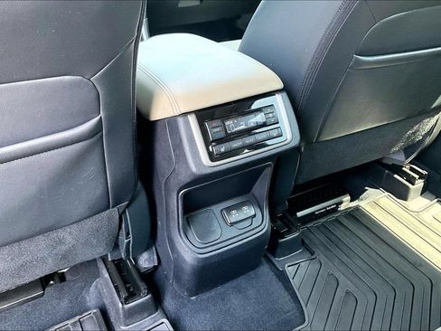 Used 2021 Subaru Ascent Limited w/ Technology Package AWD/4WD image 10