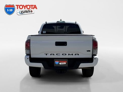 Certified 2022 Toyota Tacoma TRD Sport w/ Technology Package AWD/4WD image 4
