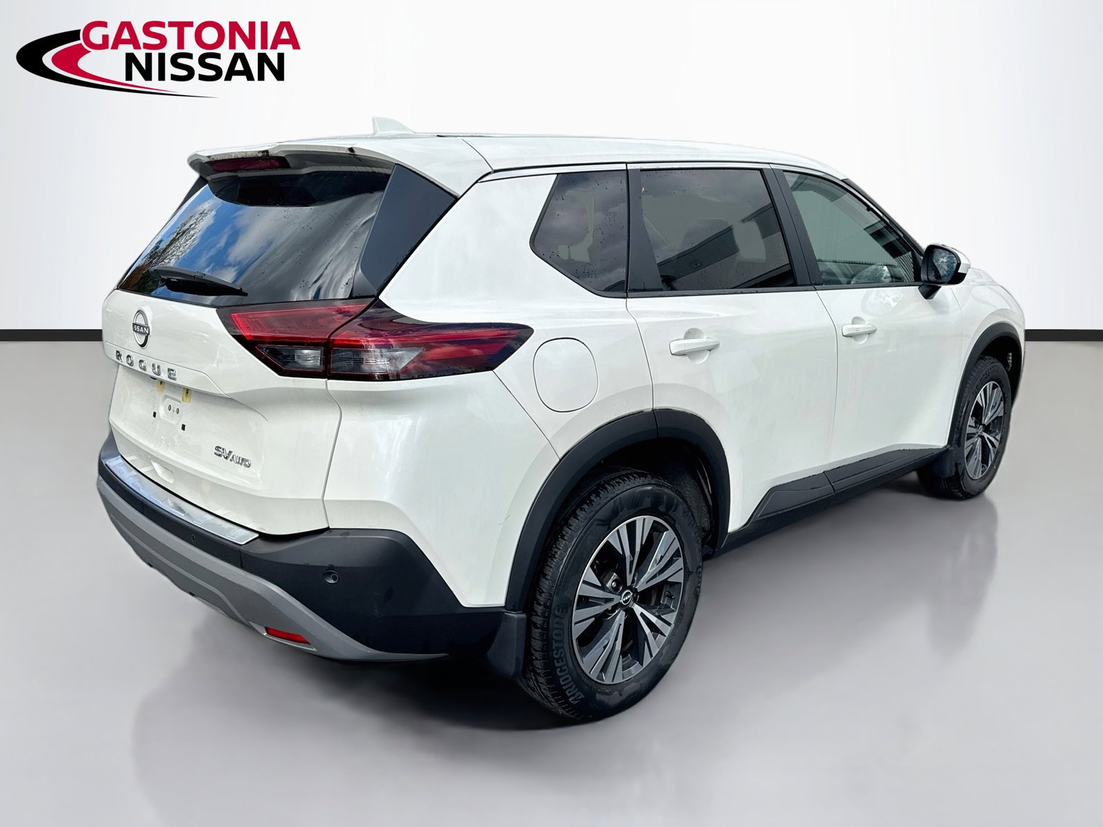 Used 2023 Nissan Rogue SV AWD/4WD image 9