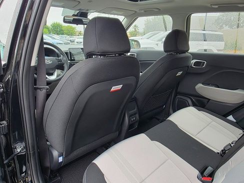 New 2025 Hyundai Venue SEL image 19