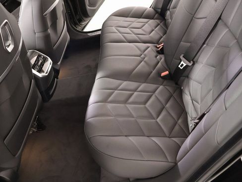 New 2026 BMW 750e xDrive image 13