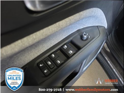 Used 2024 Jeep Compass Latitude AWD/4WD image 15