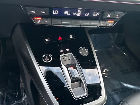 Used 2022 Audi Q4 e-tron Premium Plus w/ Premium Plus image 23