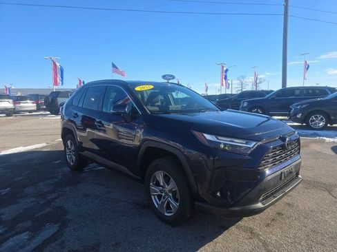 Used 2022 Toyota RAV4 XLE image 3
