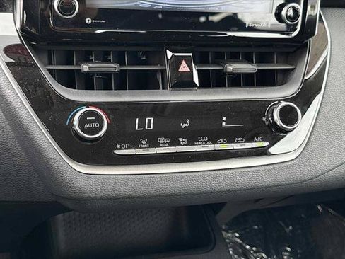 Certified 2021 Toyota Corolla LE FWD image 18