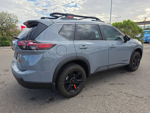 Used 2025 Nissan Rogue SV AWD/4WD image 20