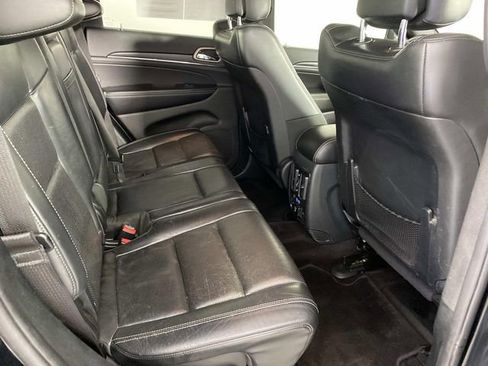 Used 2017 Jeep Grand Cherokee Limited w/ Luxury Group II image 12