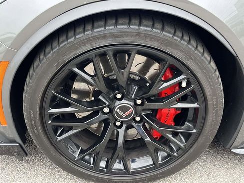 Used 2015 Chevrolet Corvette Z06 w/ 3LZ Preferred Equipment Group image 8