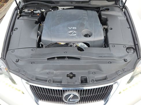 Used 2014 Lexus IS 250C image 29