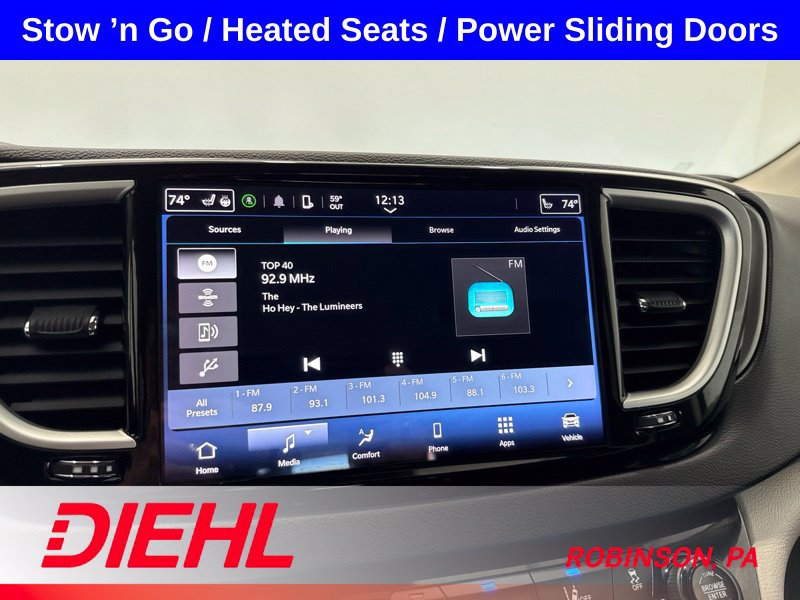 Used 2024 Chrysler Pacifica Touring-L FWD image 34