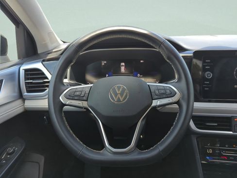 Used 2025 Volkswagen Taos SE FWD image 21