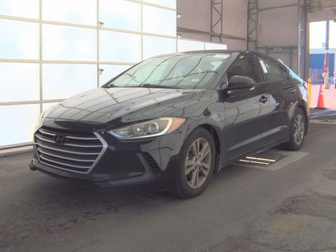 Used 2017 Hyundai Elantra SE FWD image 2