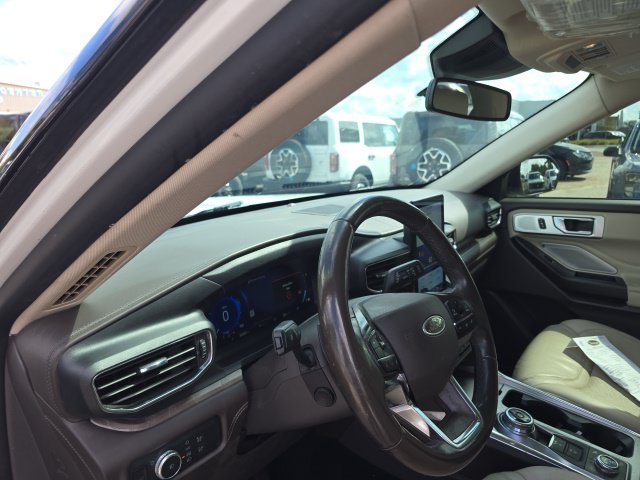 Used 2020 Ford Explorer Platinum w/ Premium Technology Package AWD/4WD image 9